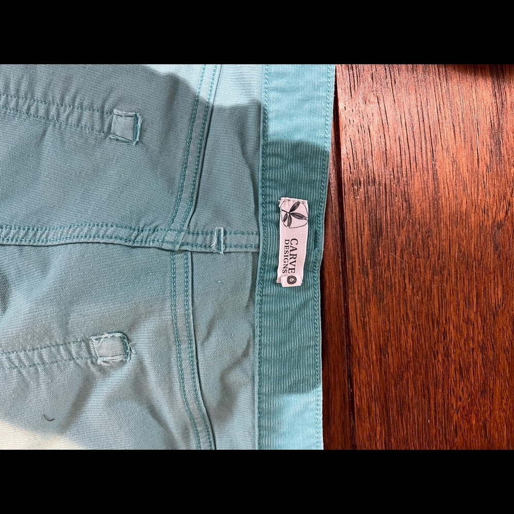 Carve Dog Town Shorts. Size 6 View 3
